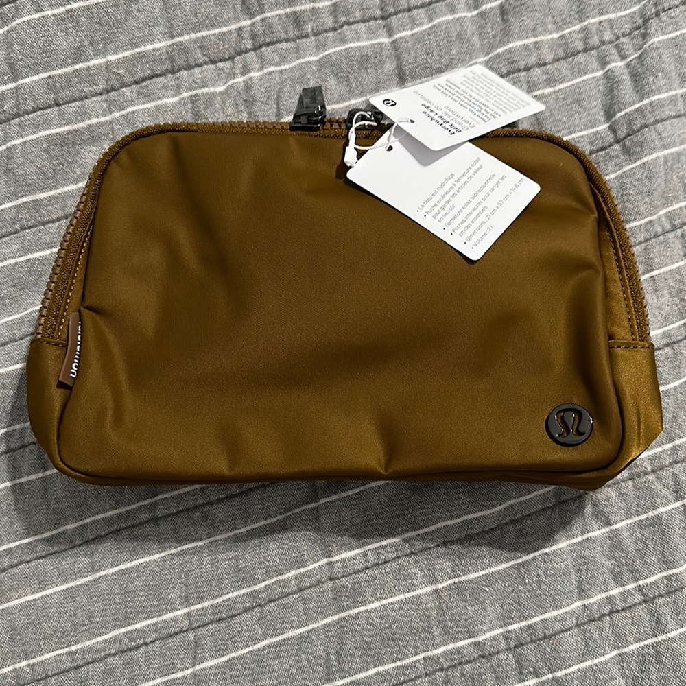 Lululemon Everywhere Belt Bag Large